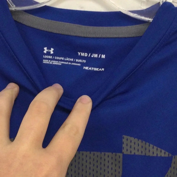 Under Armour Athletic Short Sleeve Top size Medium (10/12) - Picture 4 of 6